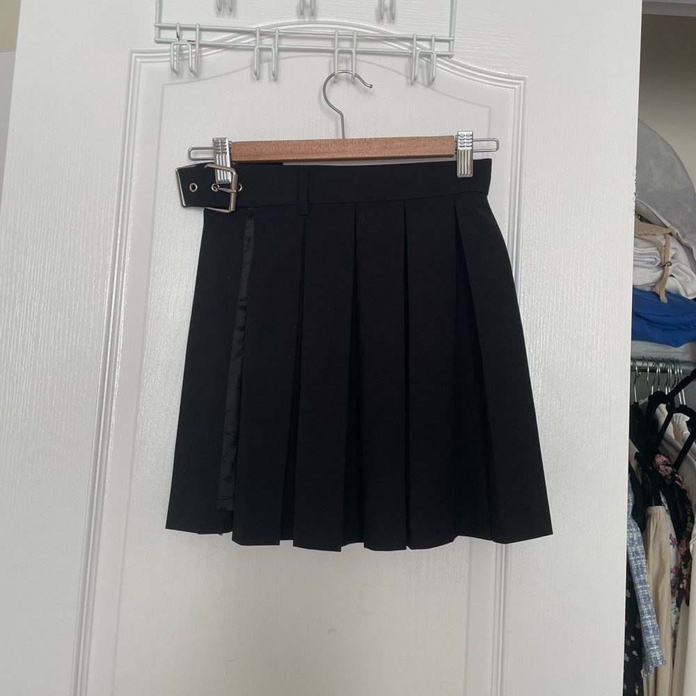 Hyein Seo Black Pleated Skirt
